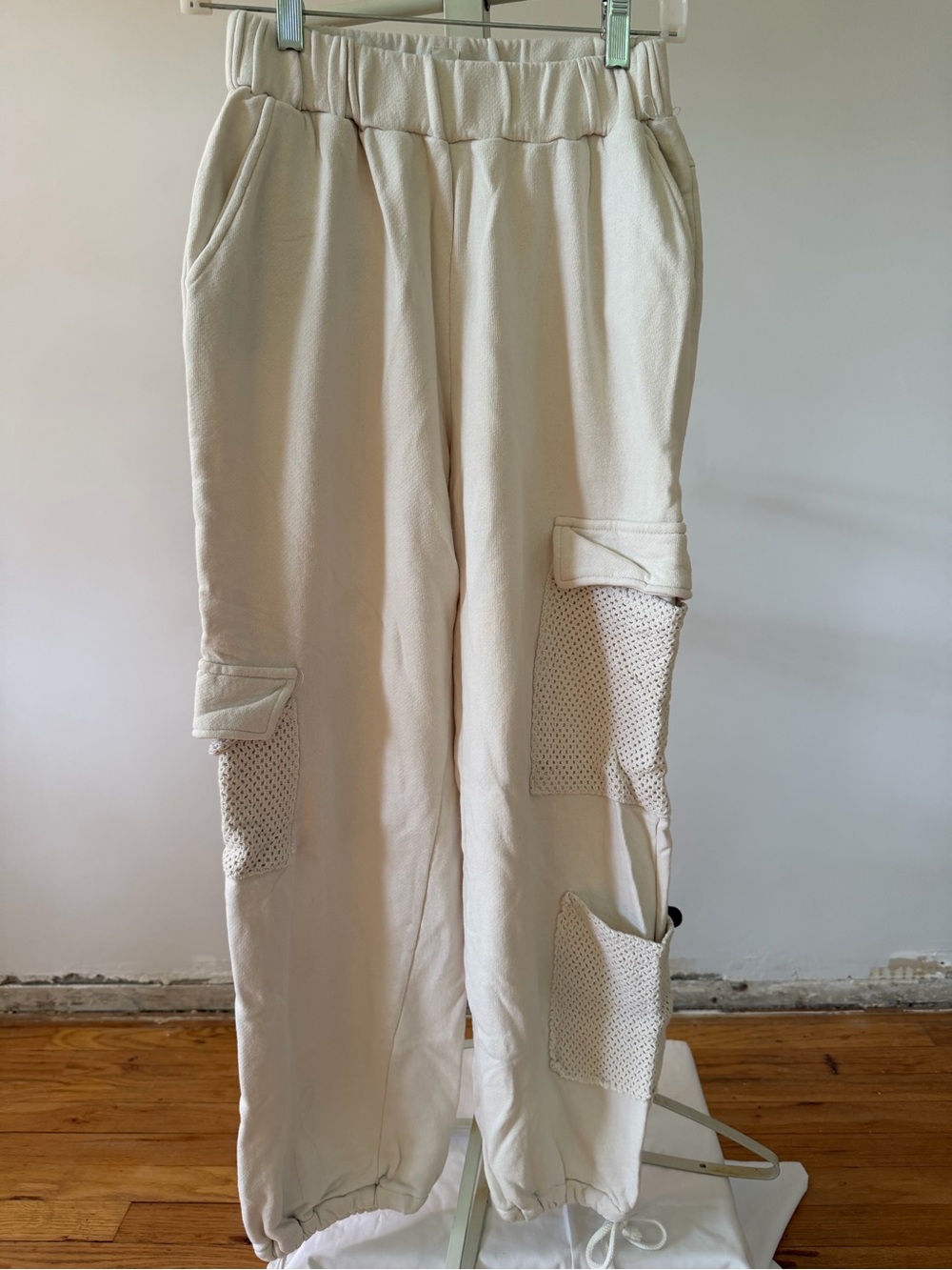 Women’s Cream Cargo Knit-Panel Jogger Pants
